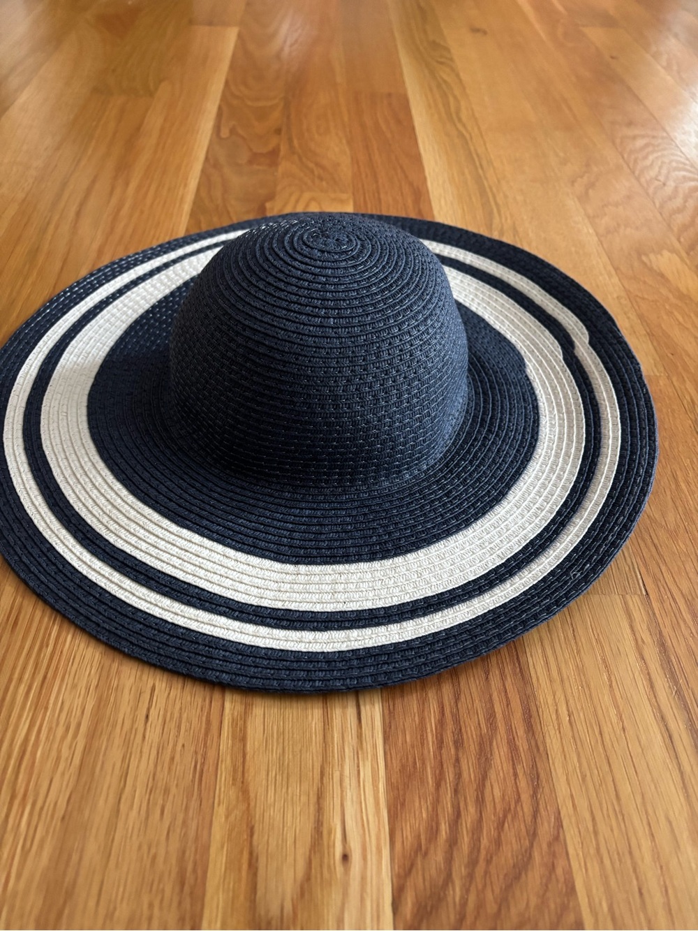 0-9M Carter’s Blue and White Sun Hat